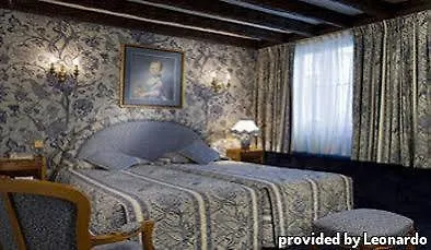 Hotell Grand De L'univers Saint-germain