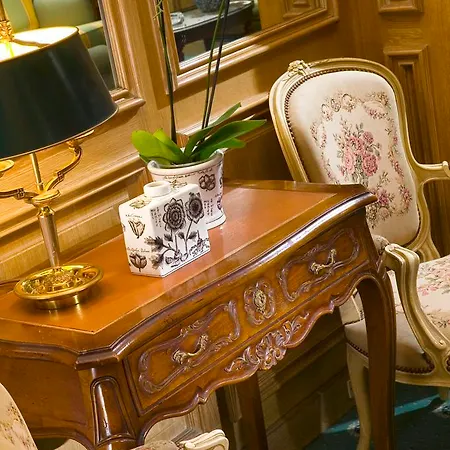 Hotell Grand De L'univers Saint-germain 3*