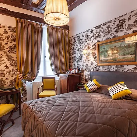 Hotell Grand De L'univers Saint-germain 3*