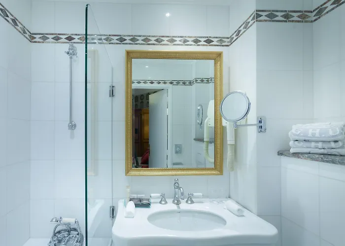 그랜드 드 유니베르 생제르맹 3* 파리