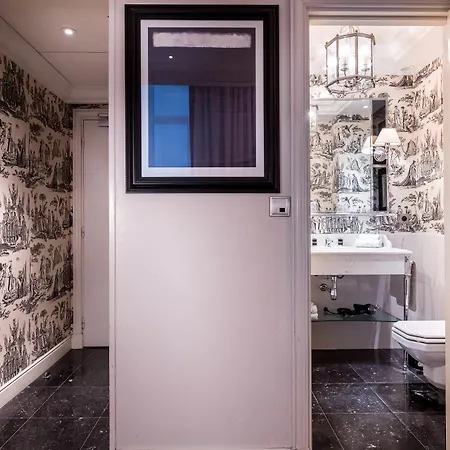 Hotel Grand De L'univers Saint-germain 3*