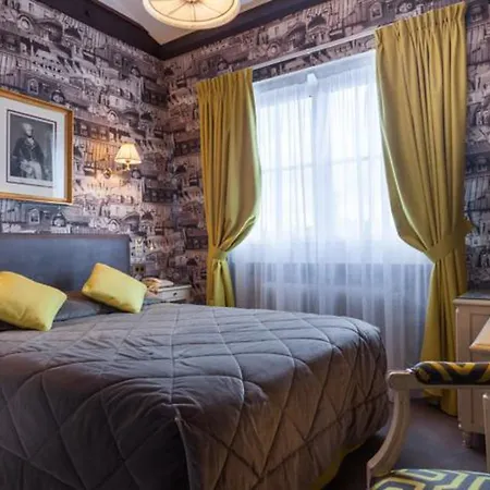 מלון Grand De L'univers Saint-germain 3*