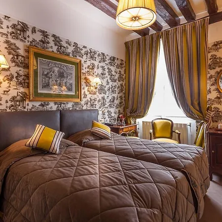 מלון Grand De L'univers Saint-germain פריז