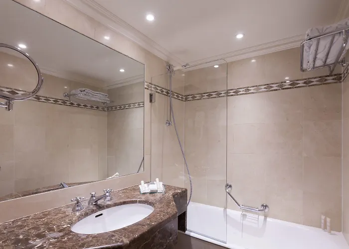 Hotel Grand De L'univers Saint-germain